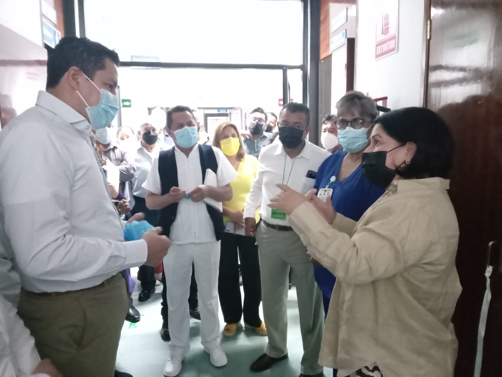 Titular de SESA y Sindicato de Salud recorren Hospital para atender necesidades urgentes